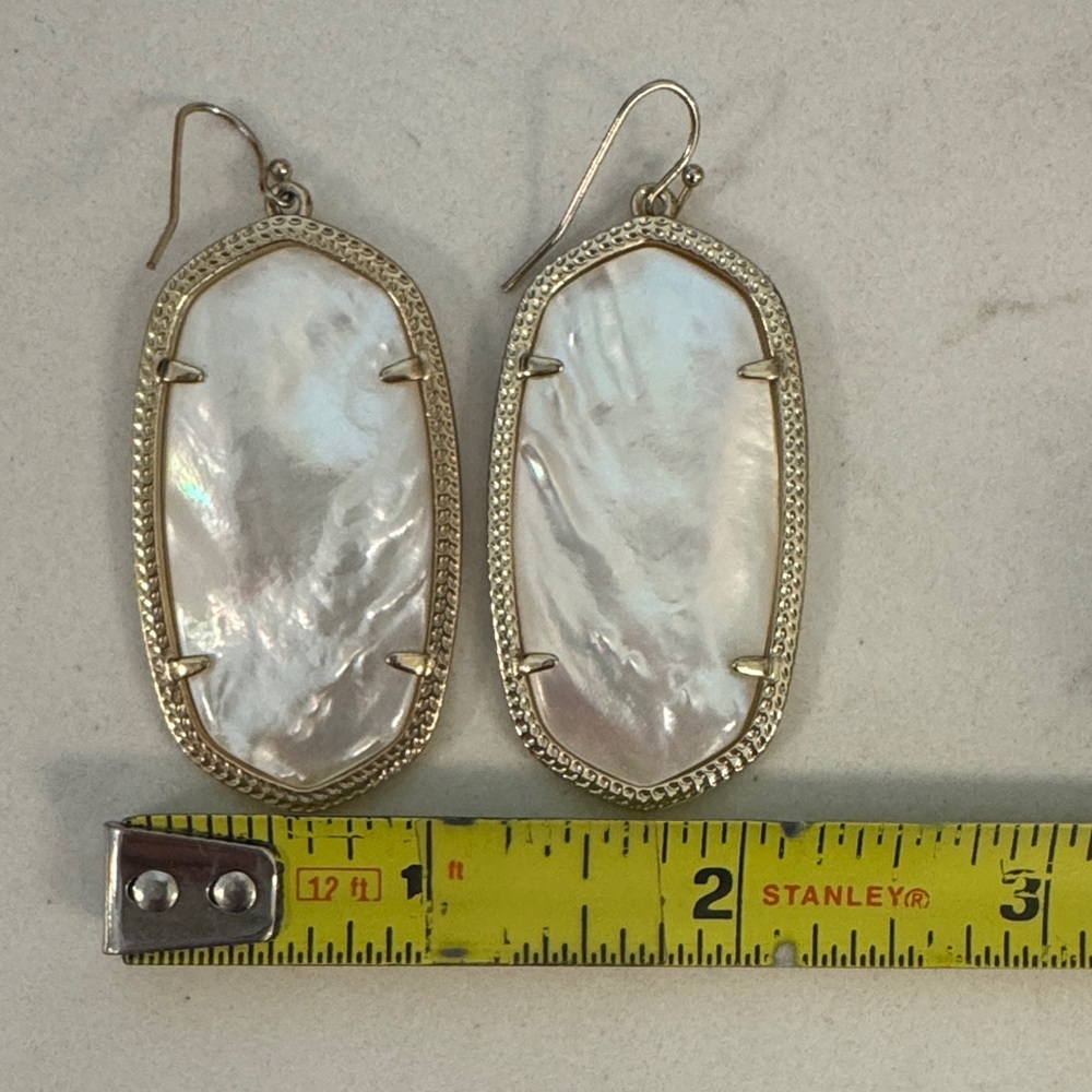 Kendra Scott “Elle” Gold and Cream Dangle Earrings - Picture 4 of 6